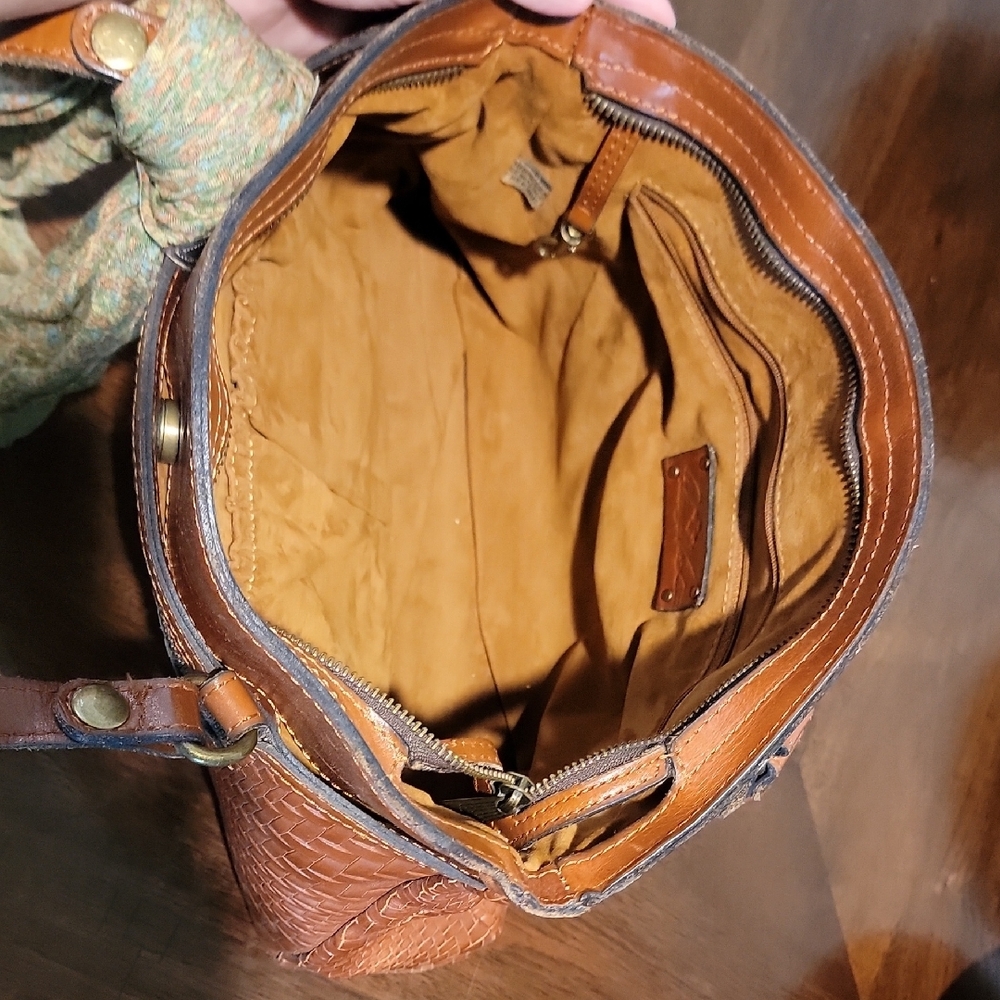 Patricia Nash Brown Woven Leather Handbag with Scarf - Picture 5 of 8
